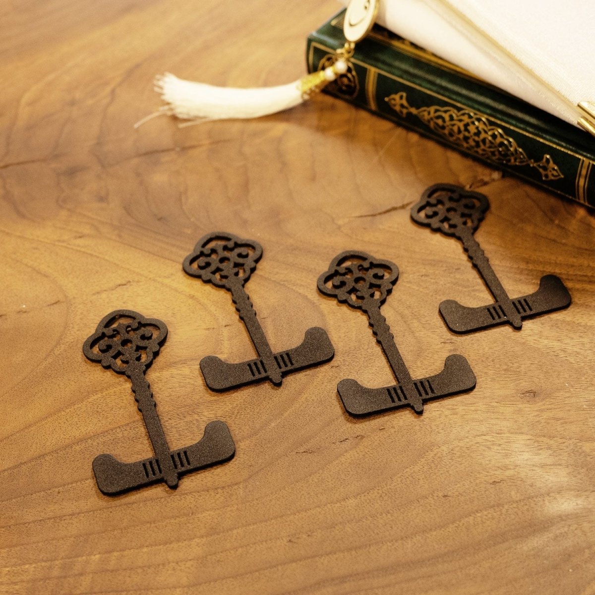 Metal Wall Hanging Key Holder Set of 4 - WAMH098